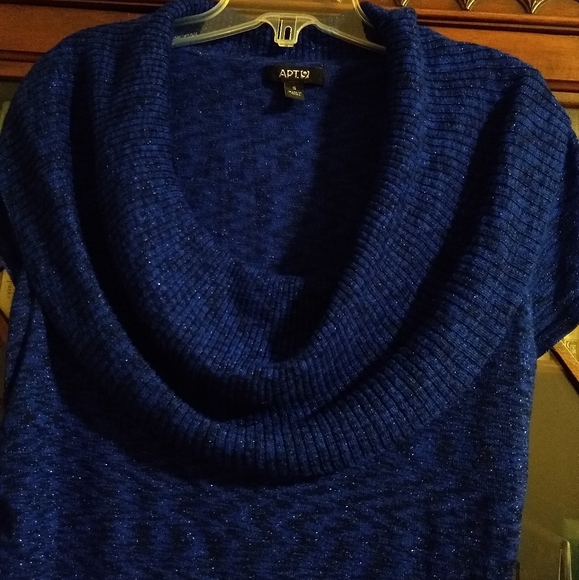Apt. 9 sweater top with metallic size S - Picture 3 of 8